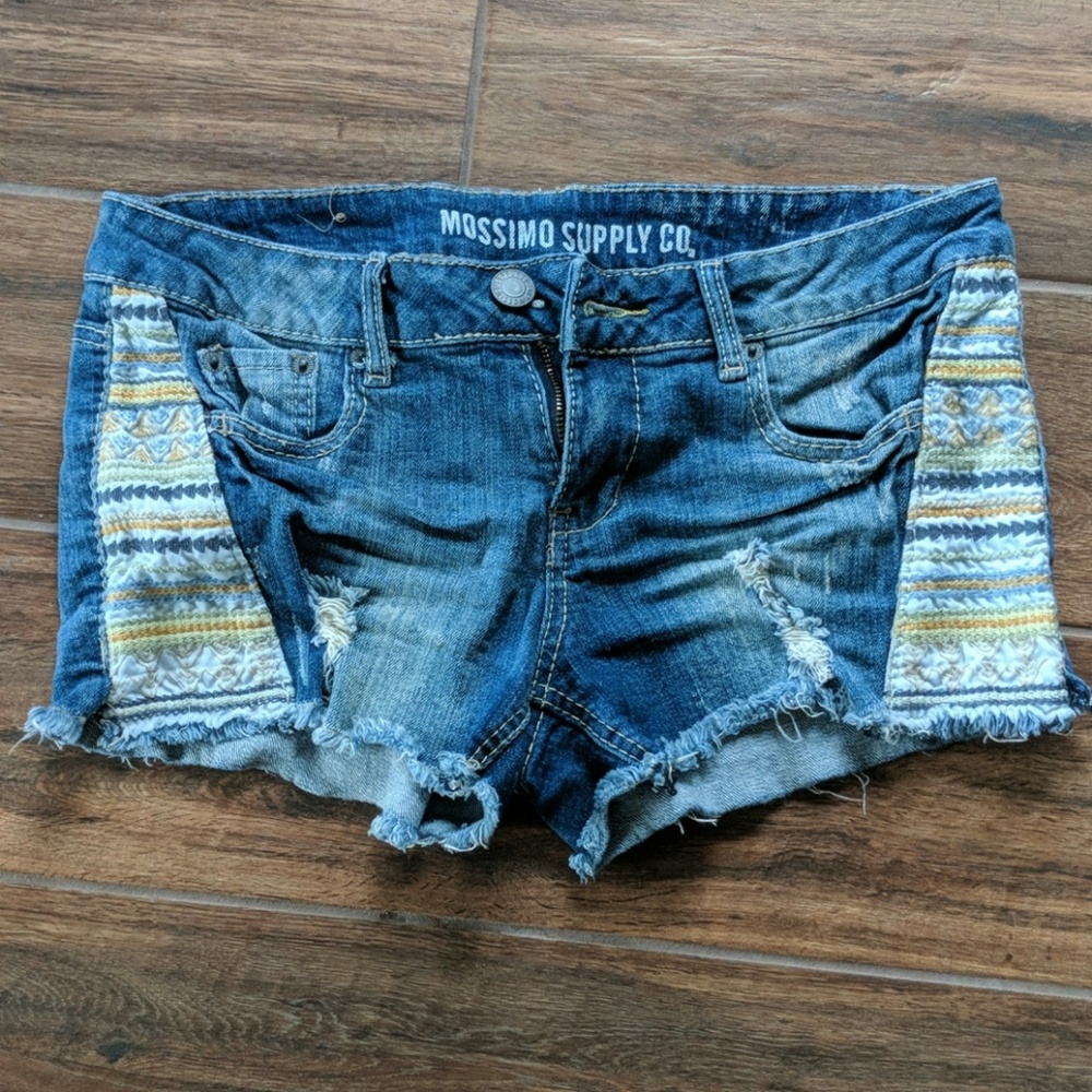 Mossimo cutoff shorts size 6